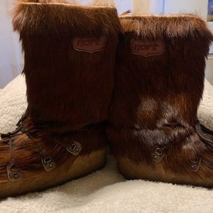 Women’s snow shoes